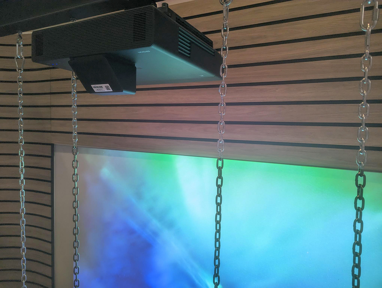 Aurora Marketing Epson Digital Signage EB-805F Projector