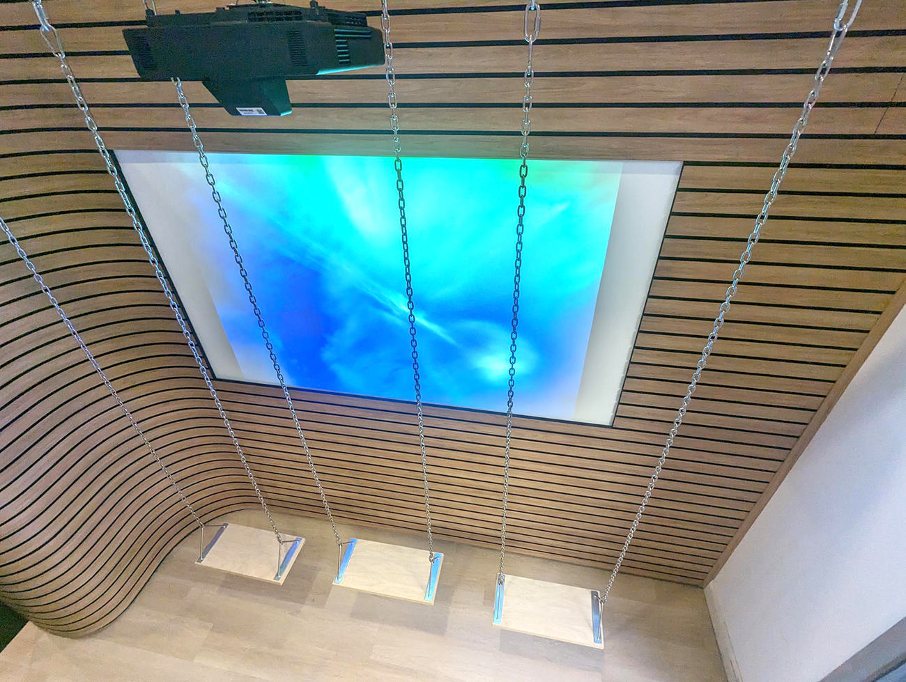 Aurora Marketing Epson Digital Signage EB-805F Projector