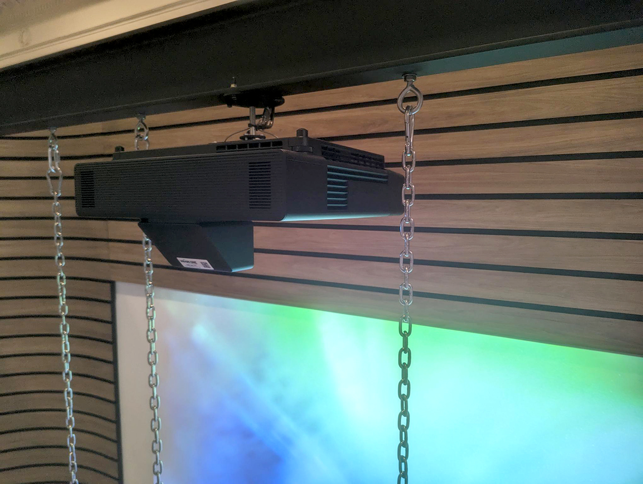 Aurora Marketing Epson Digital Signage EB-805F Projector